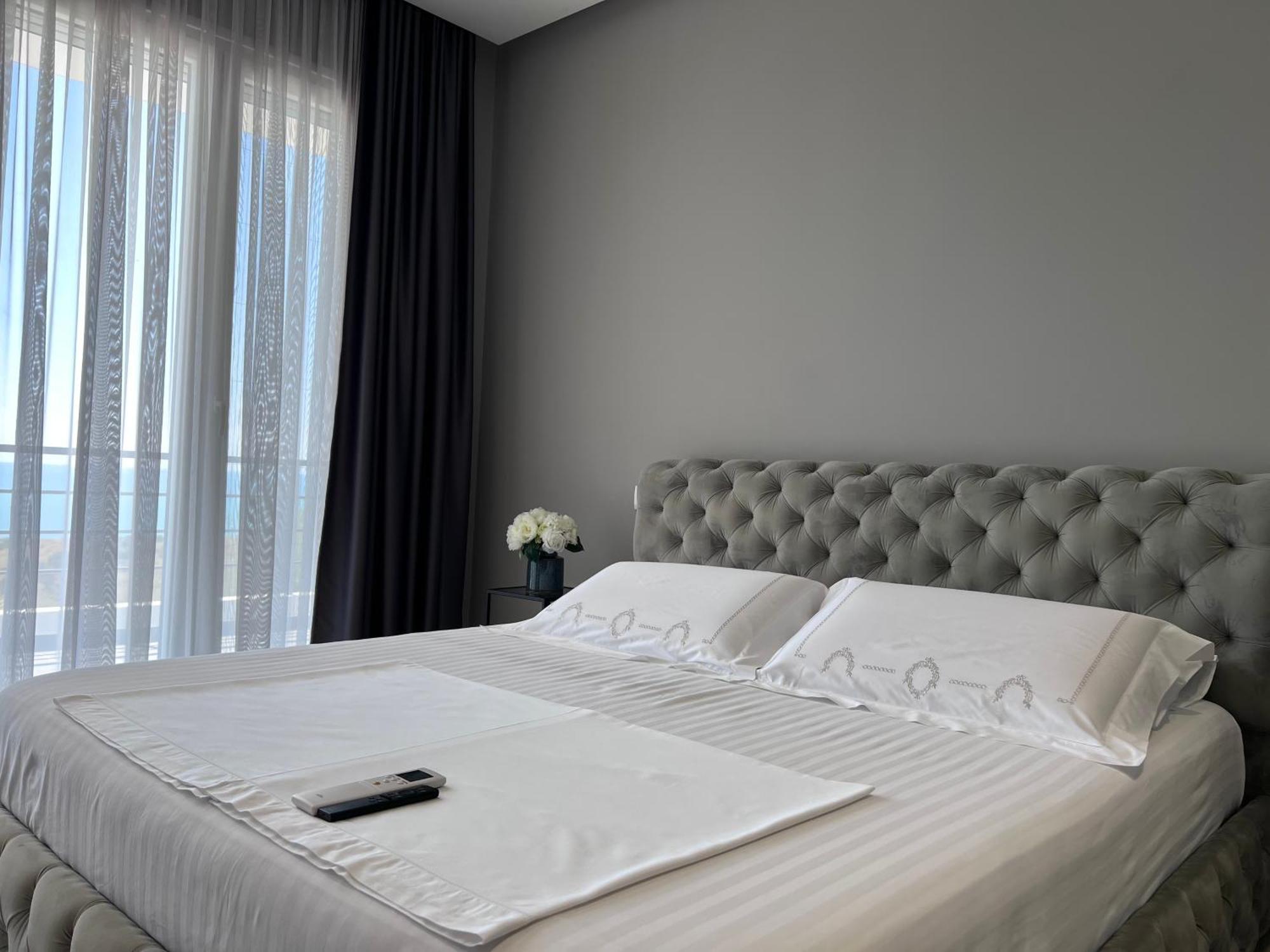 Villa Esmi Durres Kryemëdhej Екстериор снимка
