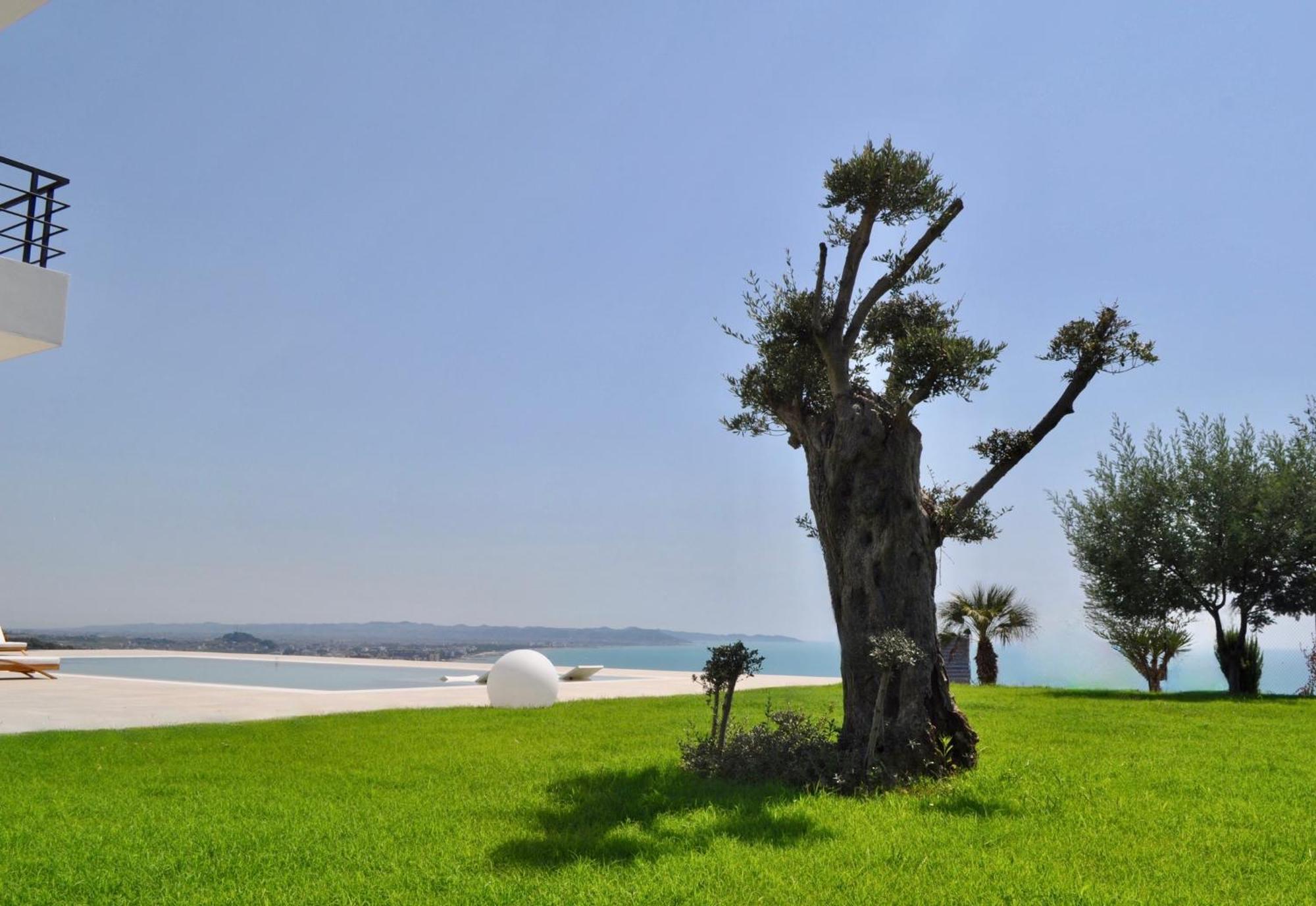 Villa Esmi Durres Kryemëdhej Екстериор снимка