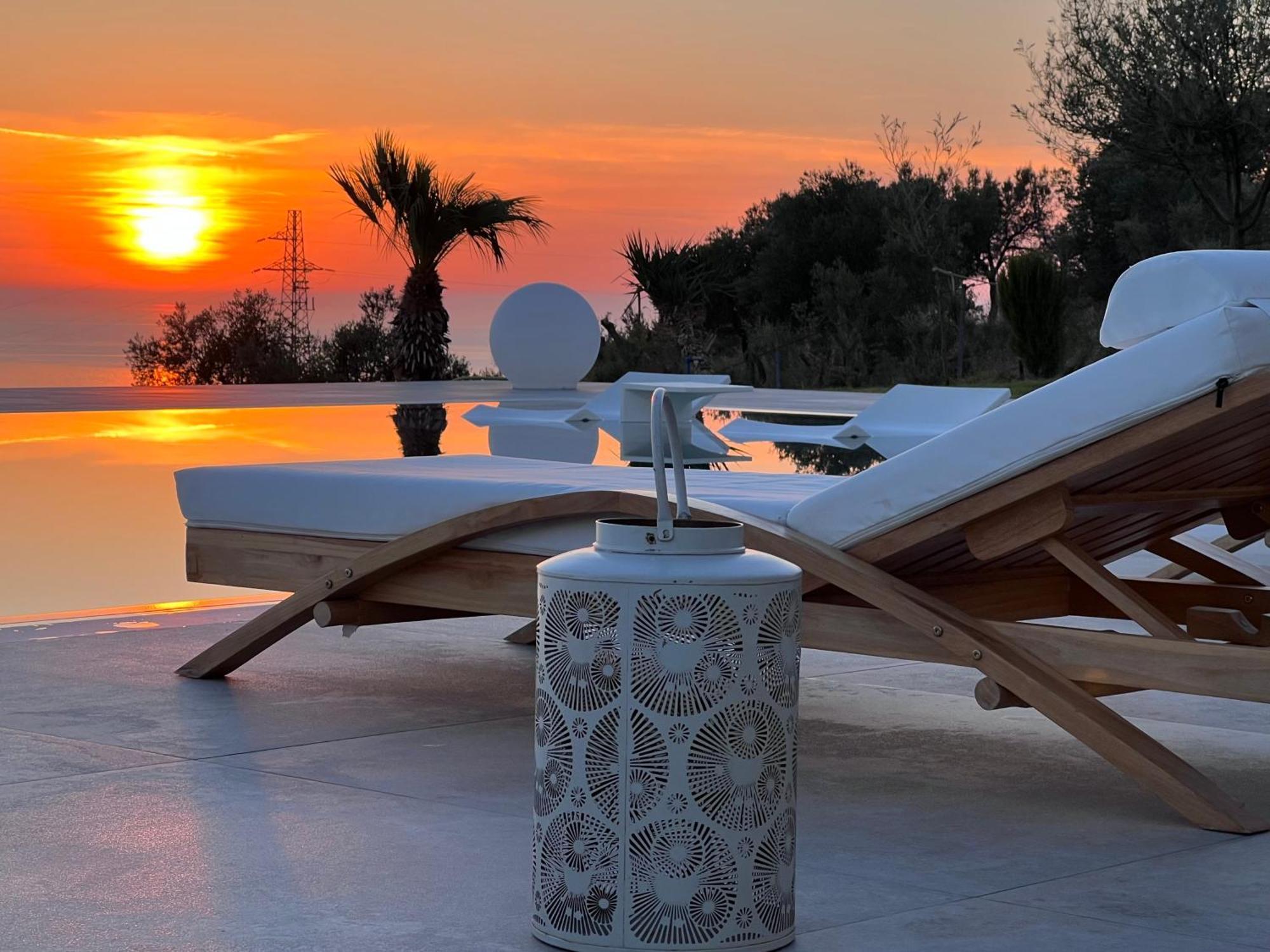 Villa Esmi Durres Kryemëdhej Екстериор снимка