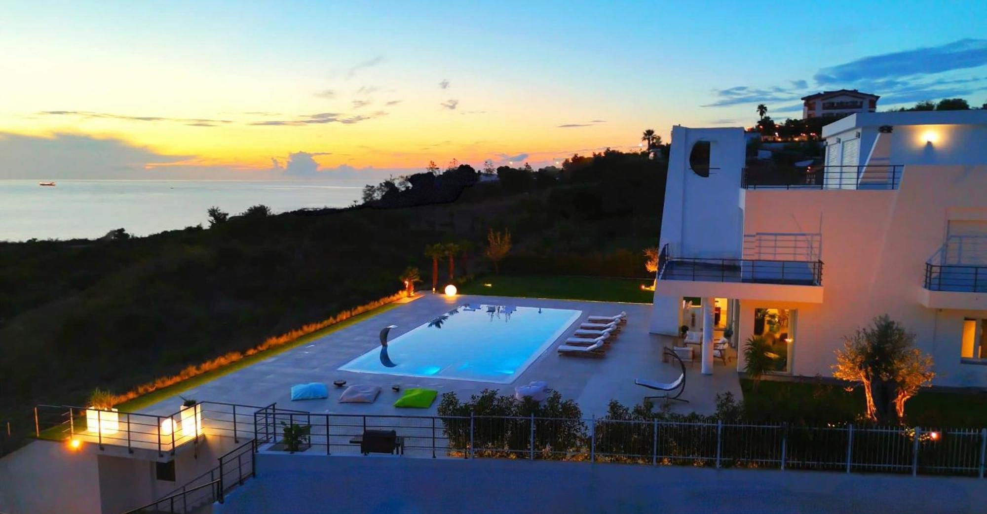 Villa Esmi Durres Kryemëdhej Екстериор снимка