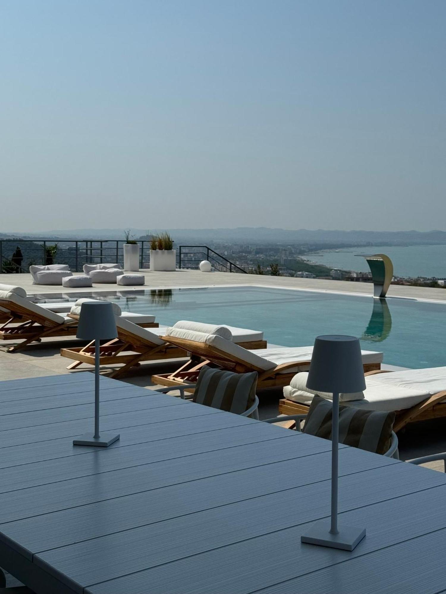 Villa Esmi Durres Kryemëdhej Екстериор снимка