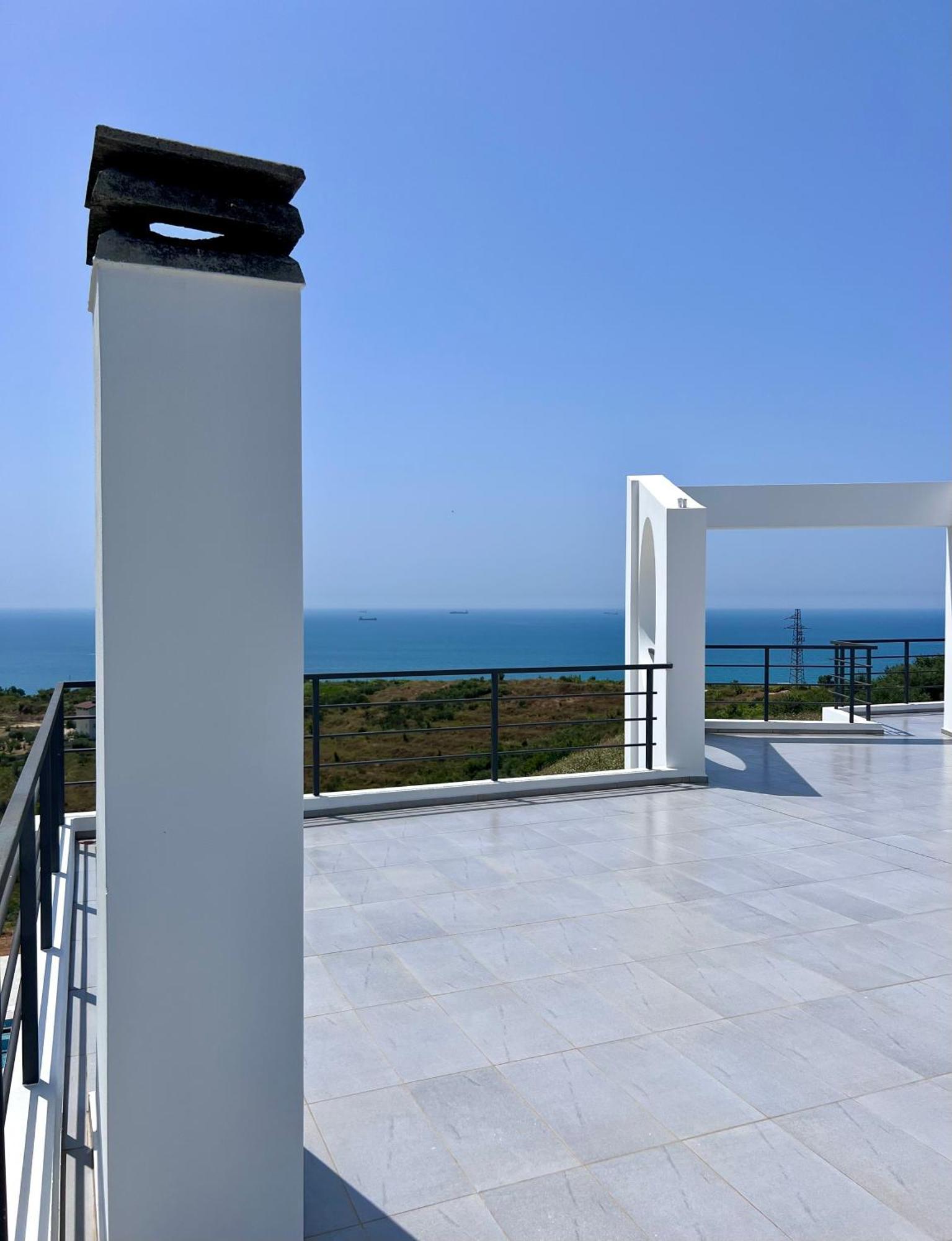 Villa Esmi Durres Kryemëdhej Екстериор снимка