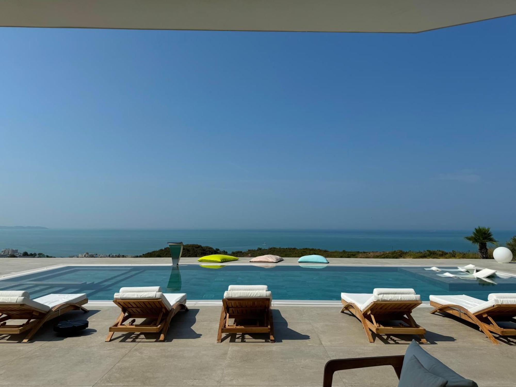 Villa Esmi Durres Kryemëdhej Екстериор снимка