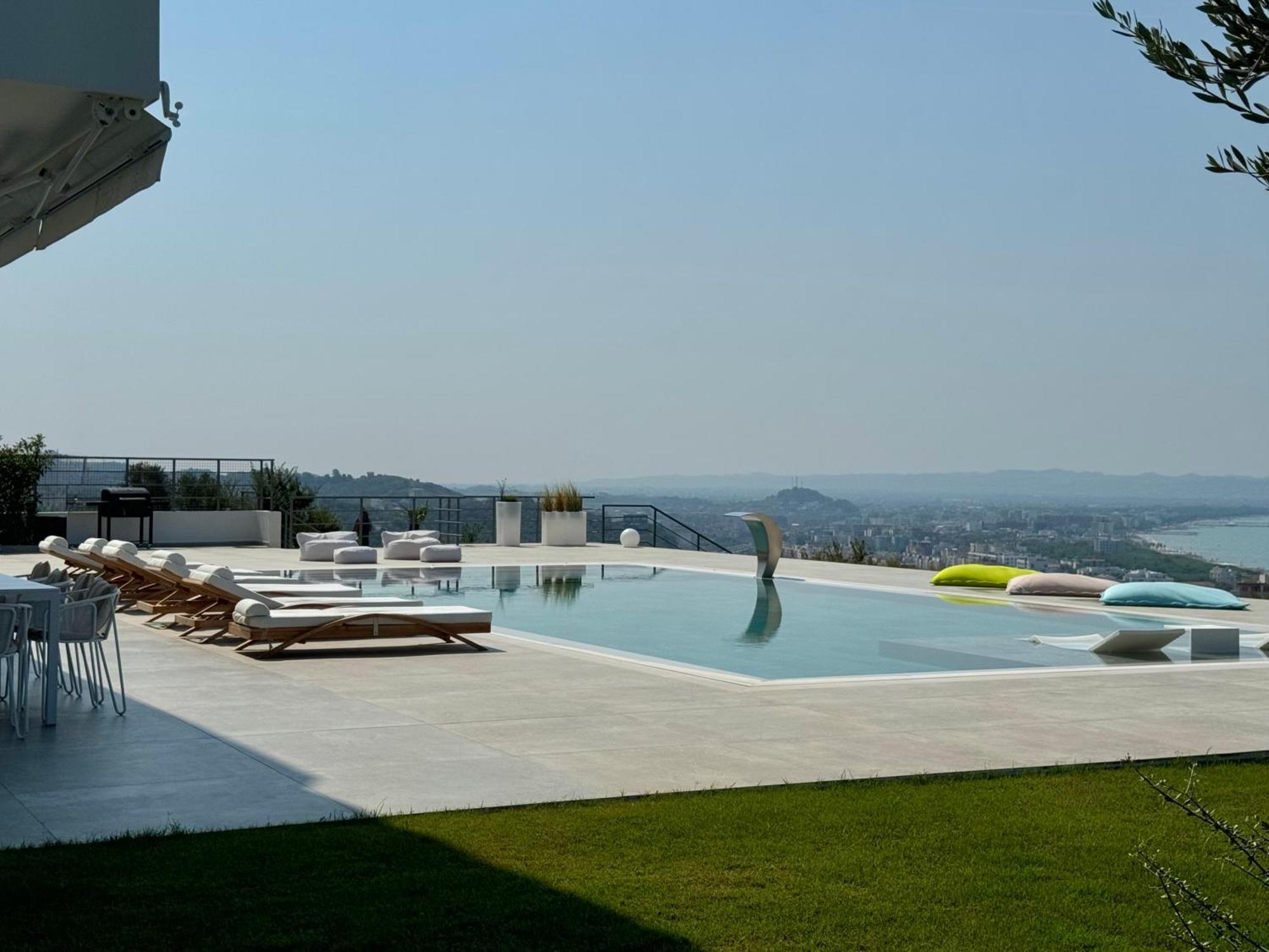 Villa Esmi Durres Kryemëdhej Екстериор снимка