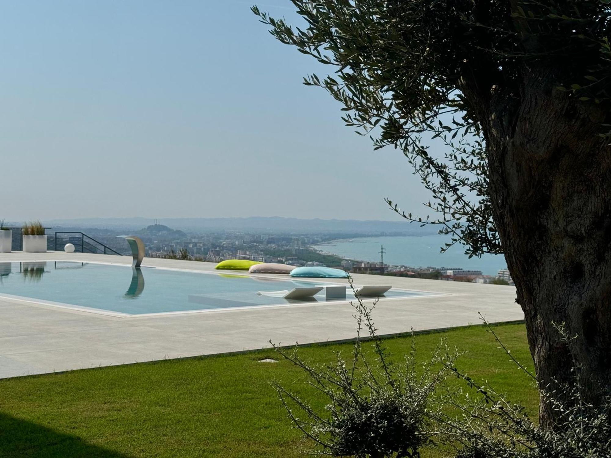 Villa Esmi Durres Kryemëdhej Екстериор снимка
