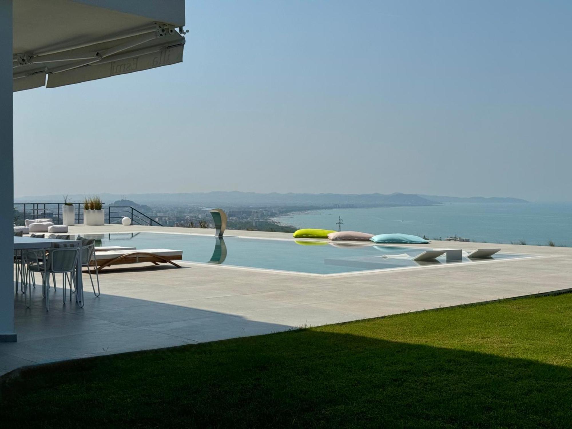 Villa Esmi Durres Kryemëdhej Екстериор снимка