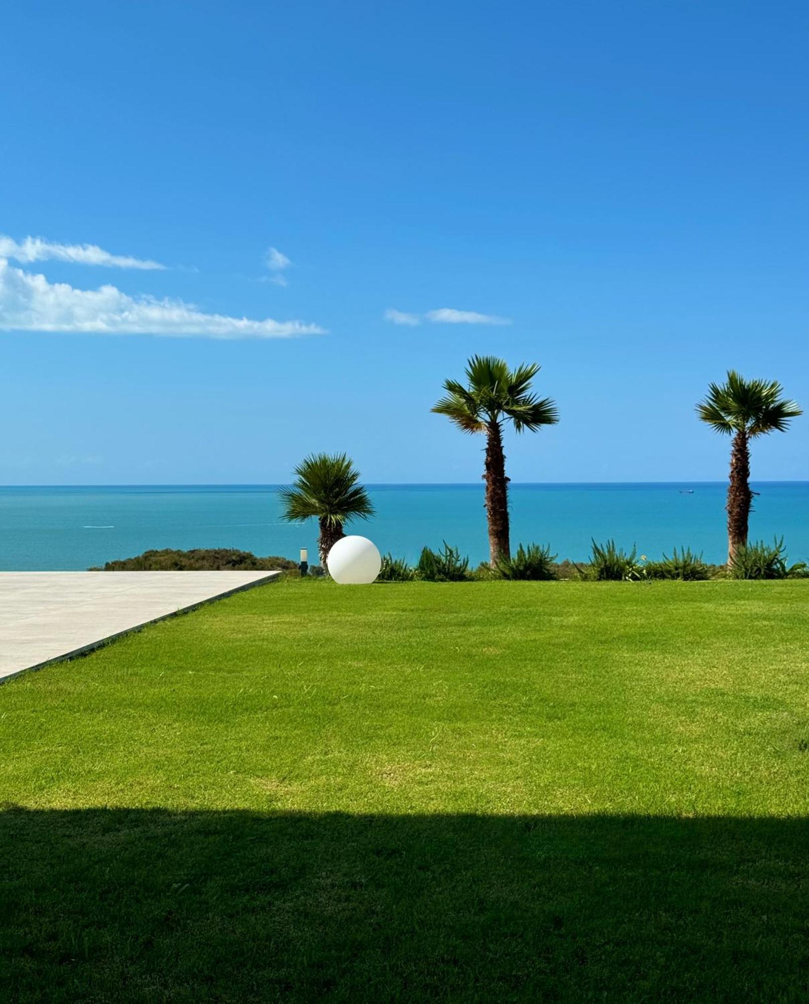Villa Esmi Durres Kryemëdhej Екстериор снимка